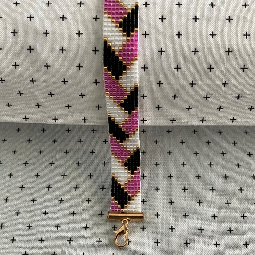 Delica Glass Beaded Bracelet in Pink, Black, and Gold NWOT